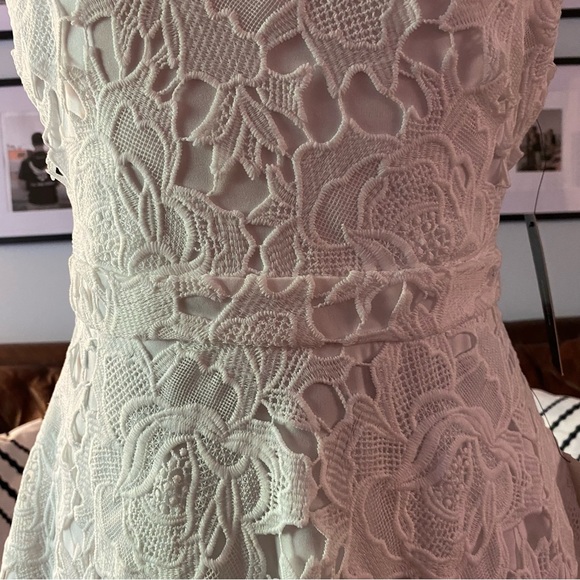 NWT Divine Beauty White Lace Midi Dress With Pockets Size Medium - Picture 9 of 16